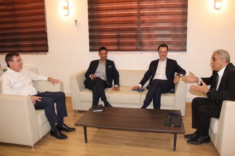 مباحثات بين مدير شركة المحروقات ووفد من شركة "كوسموس"