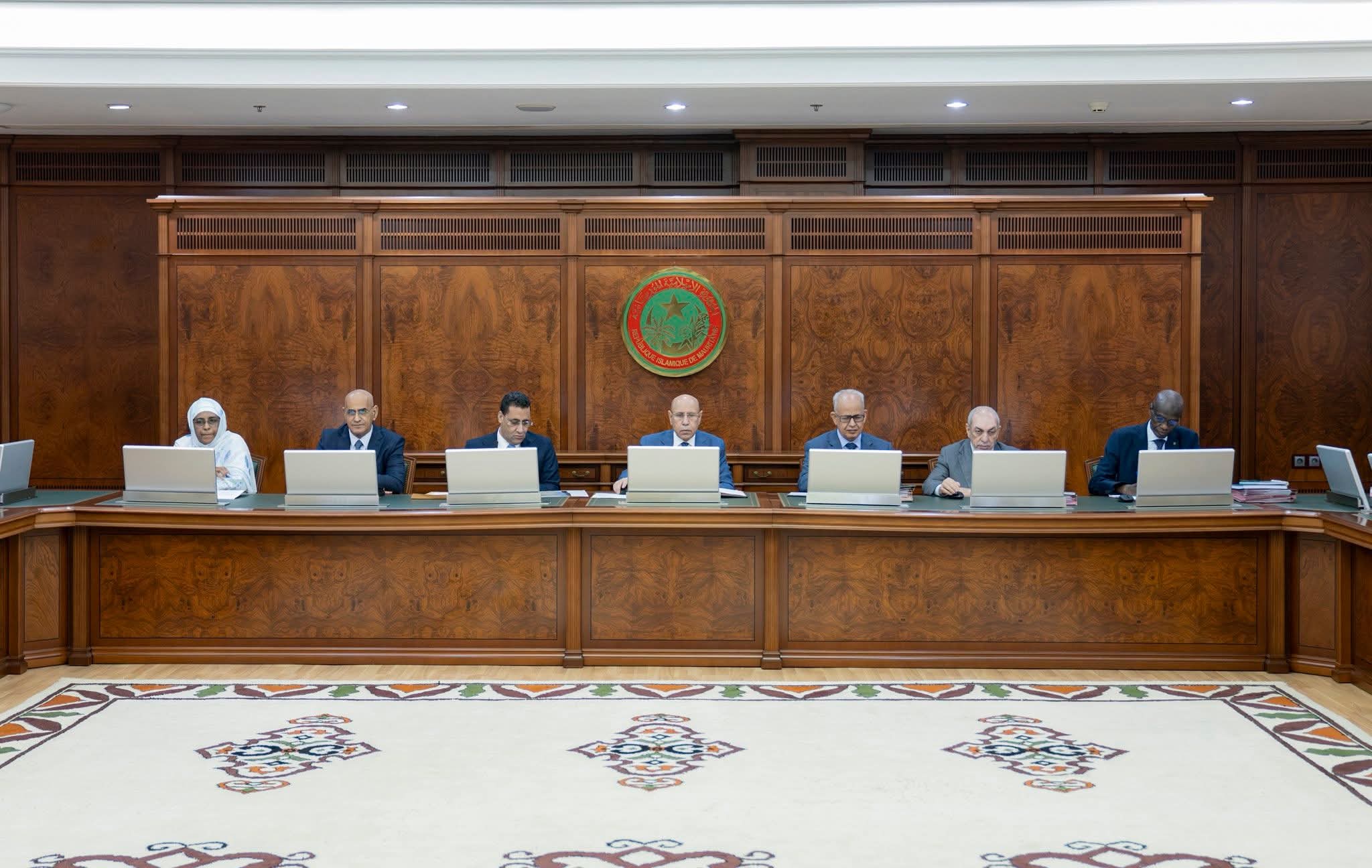 مجلس الوزراء يصادق على مشاريع قوانين، وإعلان اترارزة قطب اقتصادي (البيان)
