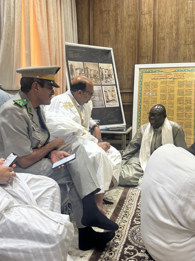 السفير الموريتاني في السينغال يؤدي زيارة لطوبى عاصمة الخلافة المريدية(صور)