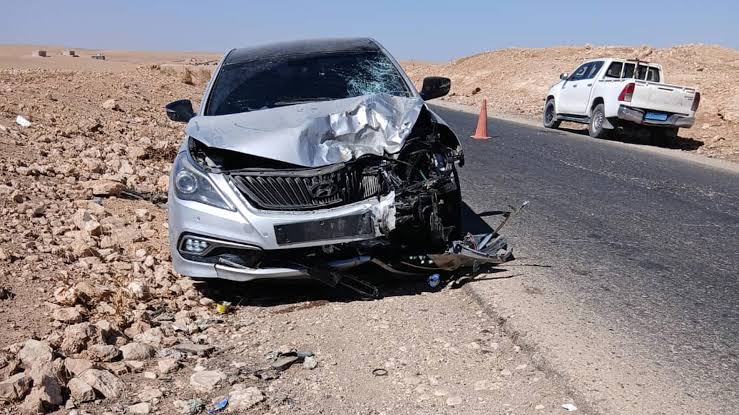 مصرع ثمانية أشخاص في تصادم مروع على طريق الأمل